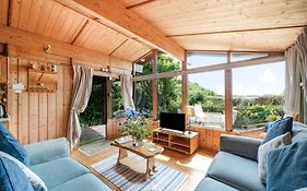 Scandinavian Style Lodge In Rock