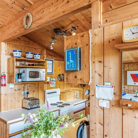 Scandinavian Style Lodge In Rock Wadebridge Exterior photo