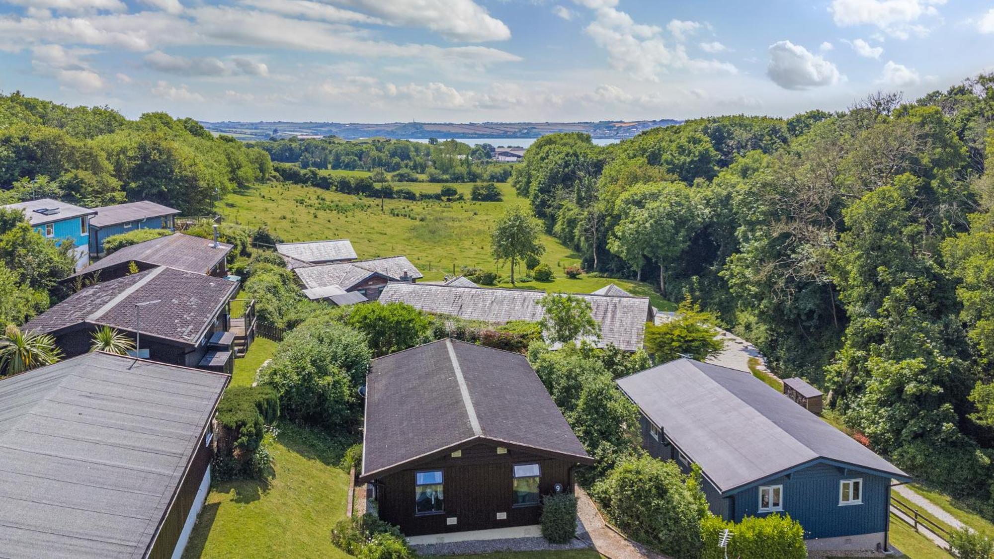 Scandinavian Style Lodge In Rock Wadebridge Exterior photo