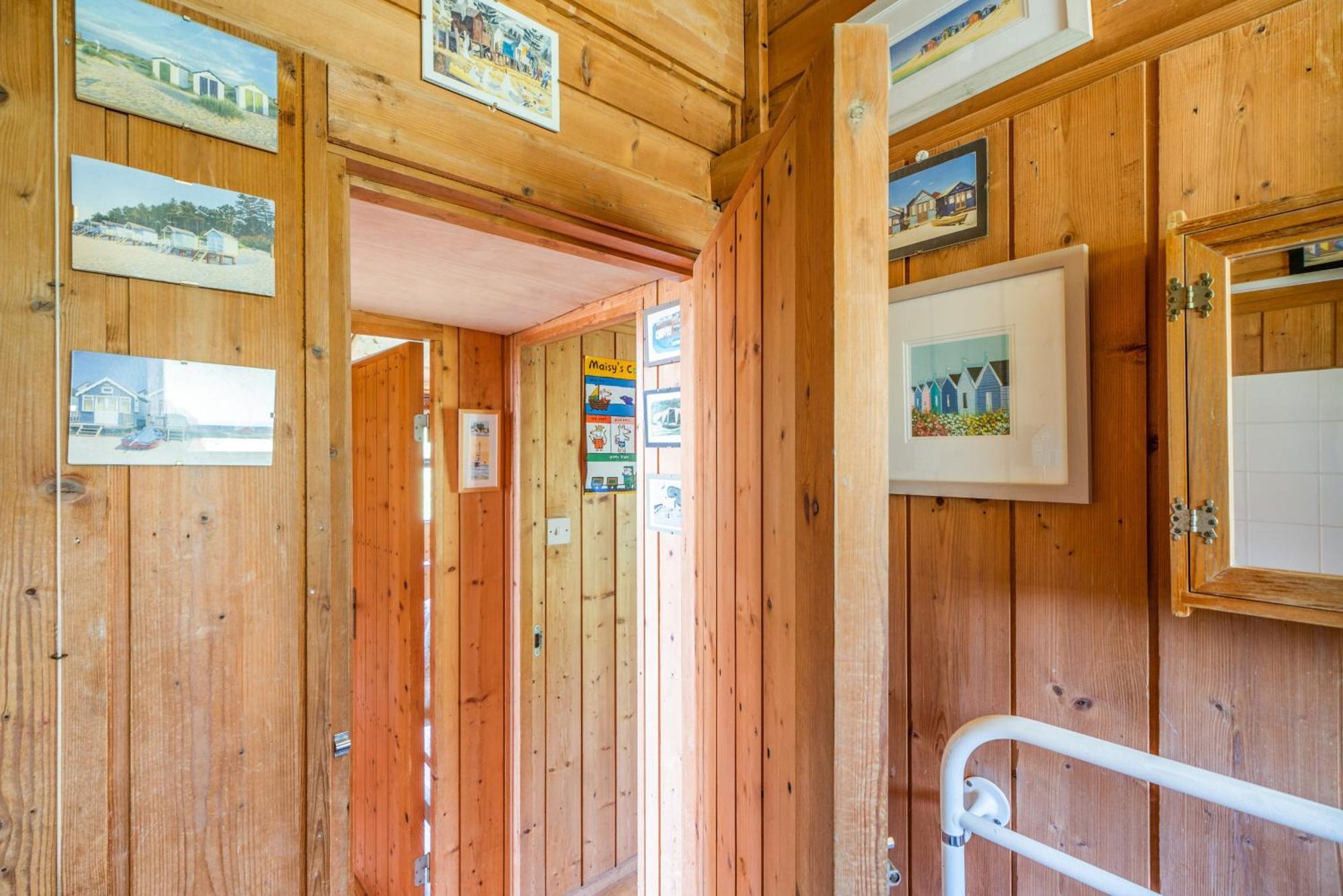 Scandinavian Style Lodge In Rock Wadebridge Exterior photo